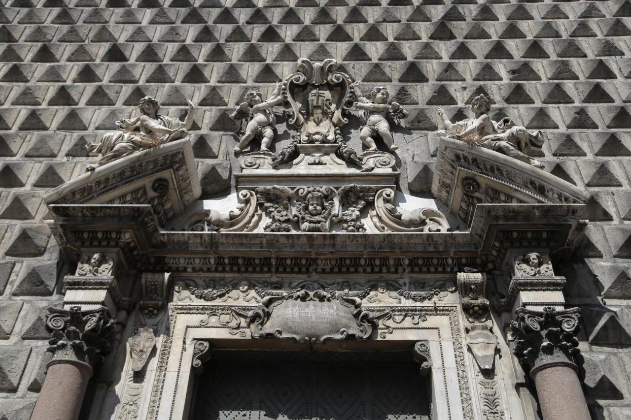 Palazzo Carafa Della Spina - Maison De Charme Neapel Exteriör bild